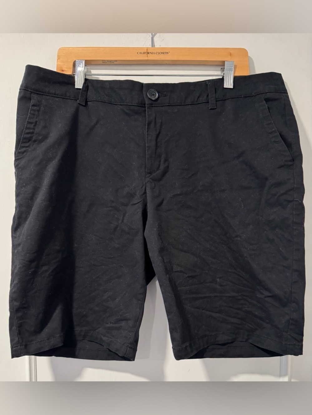 Liz Claiborne Long Black Classic Bermuda Shorts w/Back & Side Pockets - 16